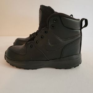 Kids NIKE Manoa Boots Size 13C